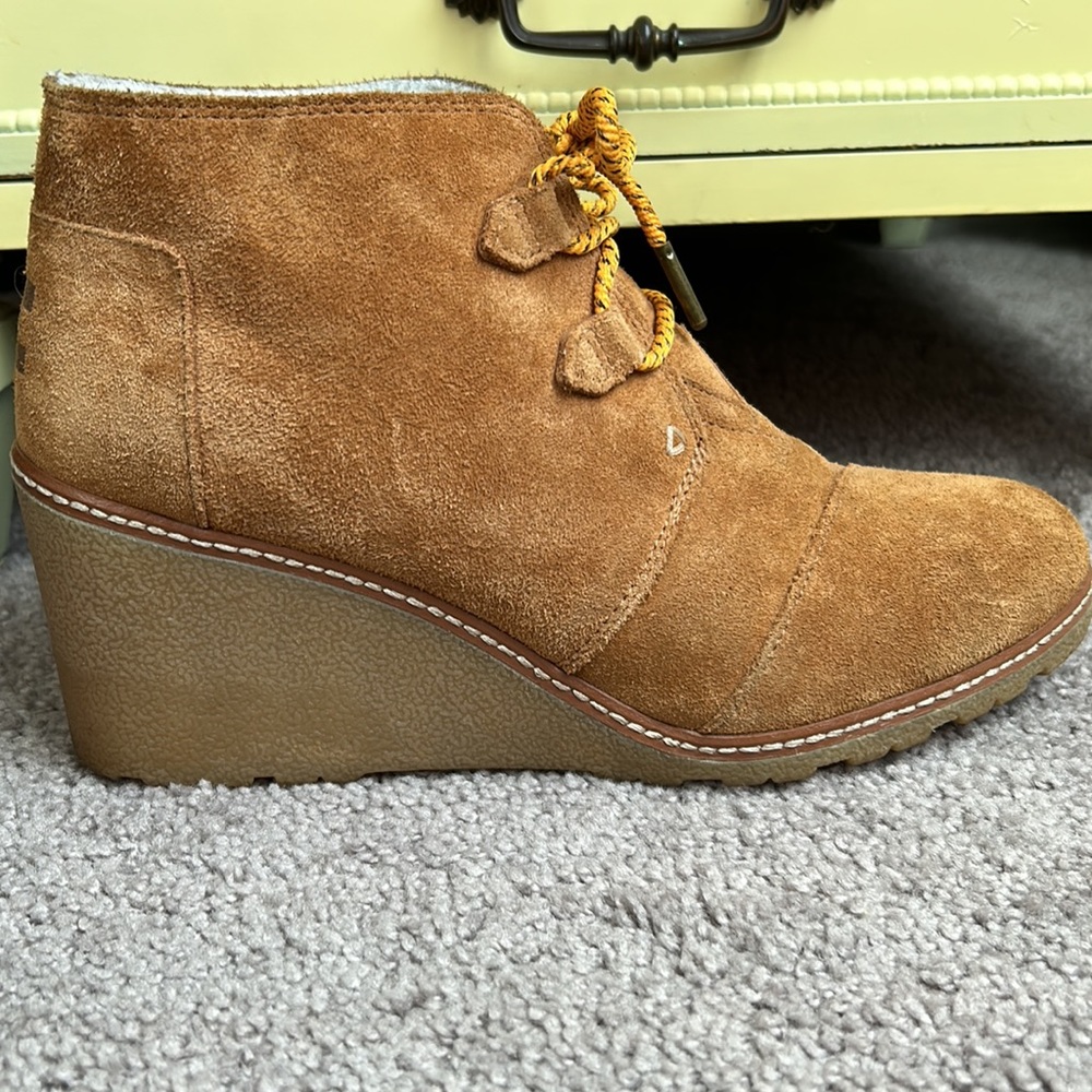 Toms Wedge Heel Ankle Booties Chestnut Suede Womens Size 10